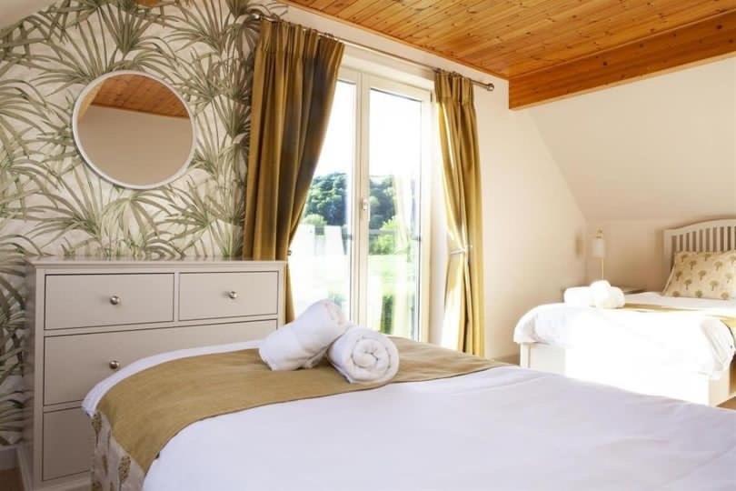 Elm Escapes Villa Knighton  Bagian luar foto