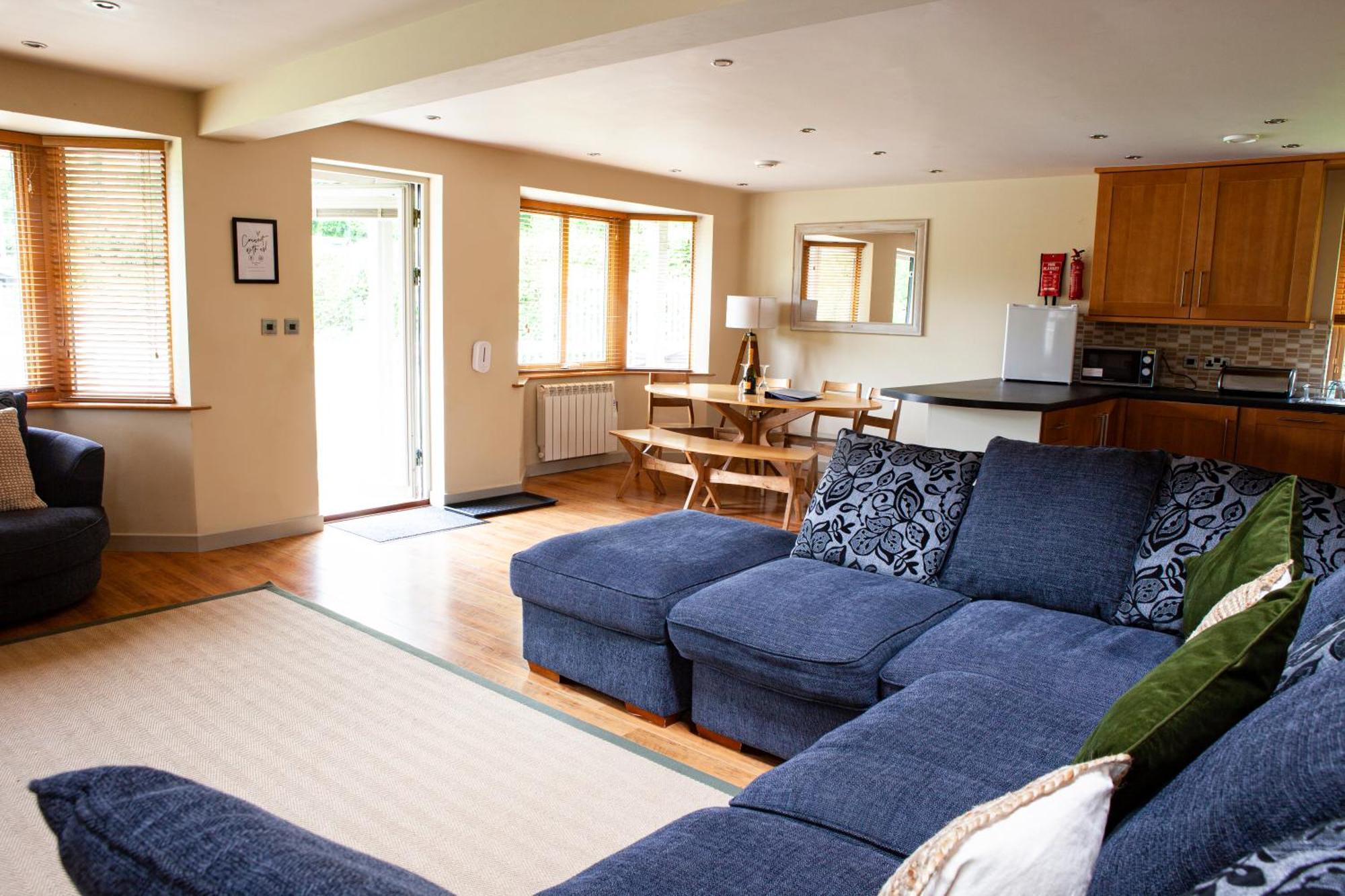 Elm Escapes Villa Knighton  Ruang foto