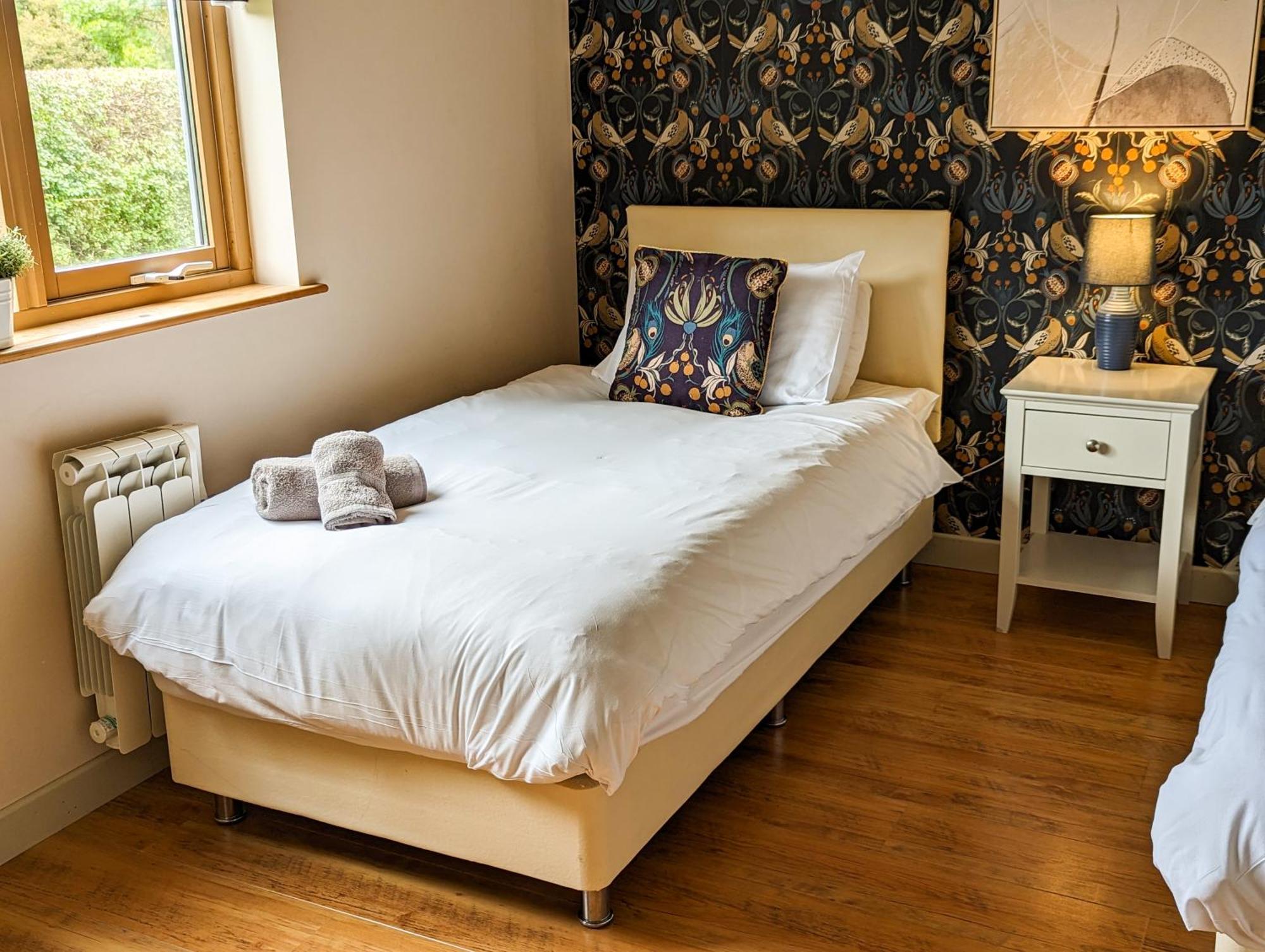 Elm Escapes Villa Knighton  Ruang foto